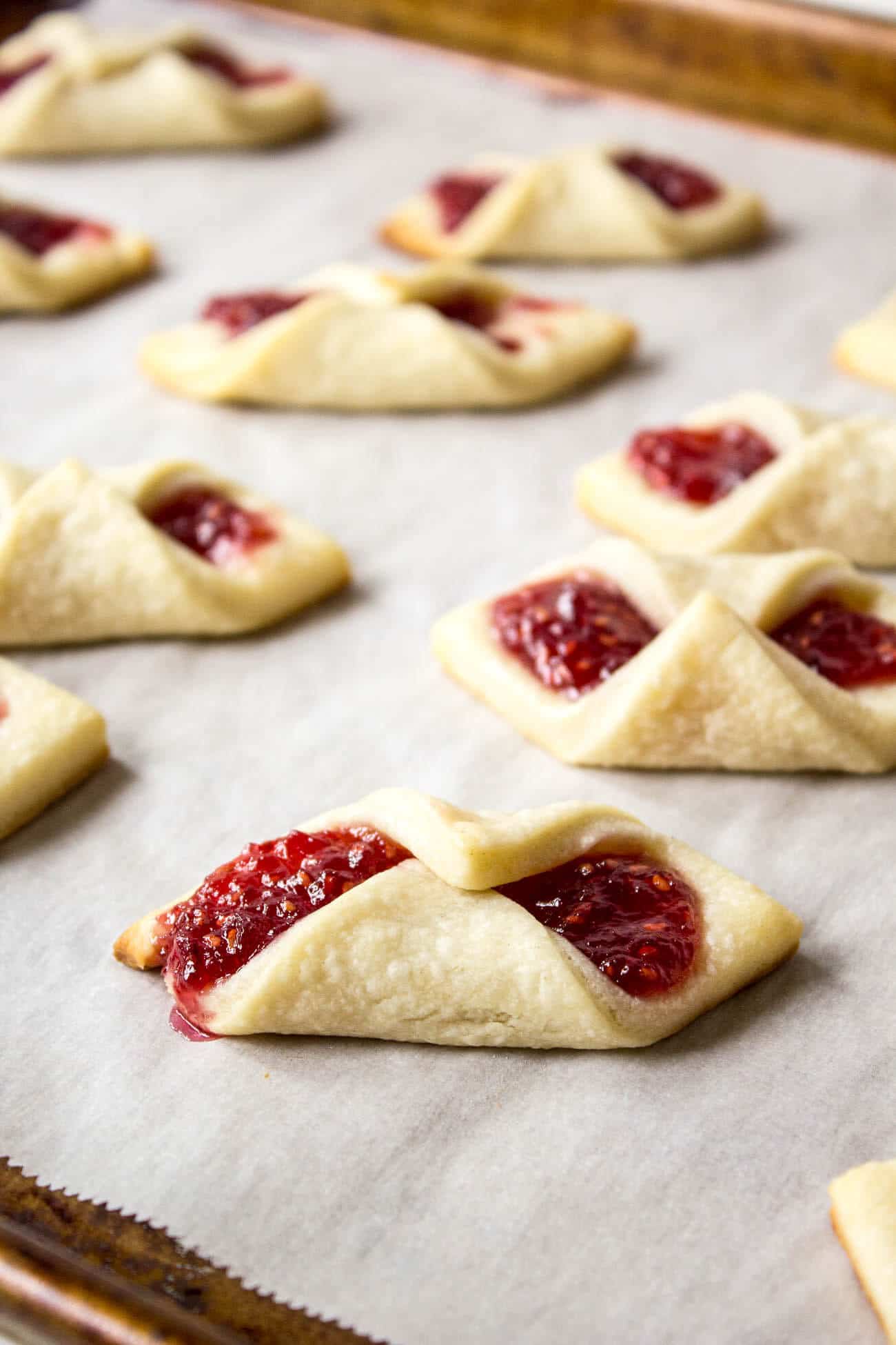 Raspberry-Bow-Tie-Cookies-4